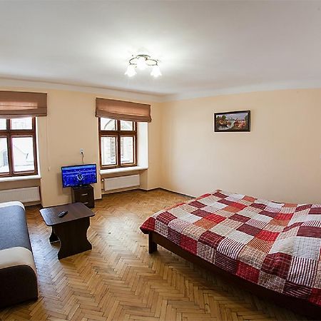 Квартира В Центрі На Вулиці Вірменській 12 Є Дві Спальні Двуспальні Ліжка Lviv Dış mekan fotoğraf