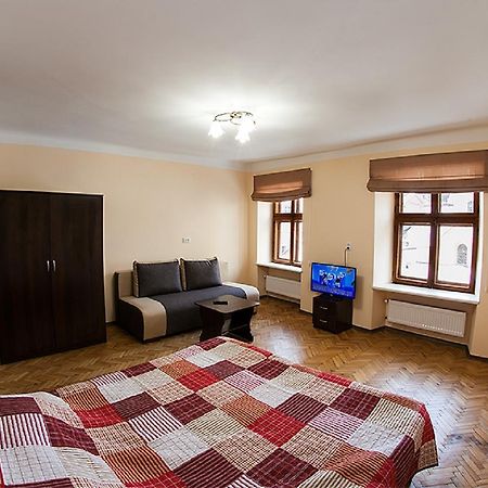 Квартира В Центрі На Вулиці Вірменській 12 Є Дві Спальні Двуспальні Ліжка Lviv Dış mekan fotoğraf
